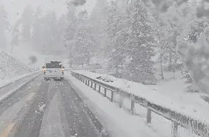 喀纳斯景区道路结冰预警：游客出行需谨慎