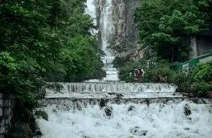 上海周末游：两小时直达天台山大瀑布与国清寺的一日游攻略